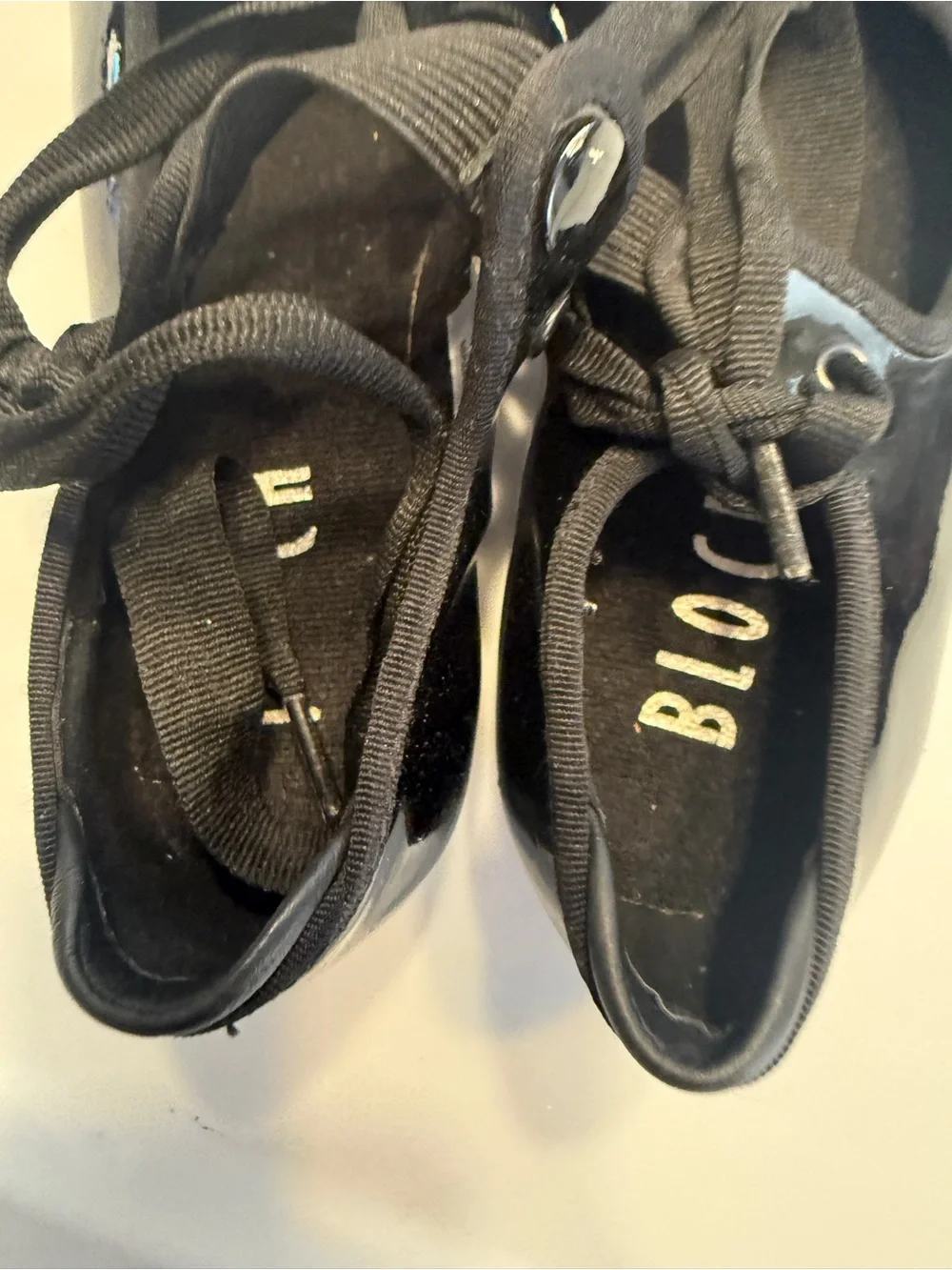 Bloch Girls Size 4H Black Patent Lace-Up Techno Tap Shoes